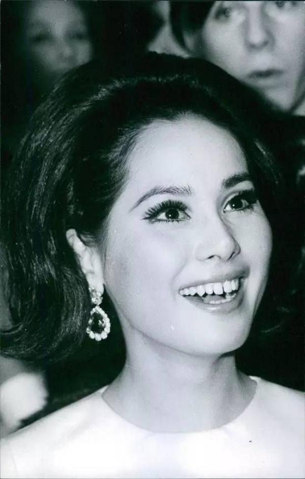 デヴィ夫人画像7